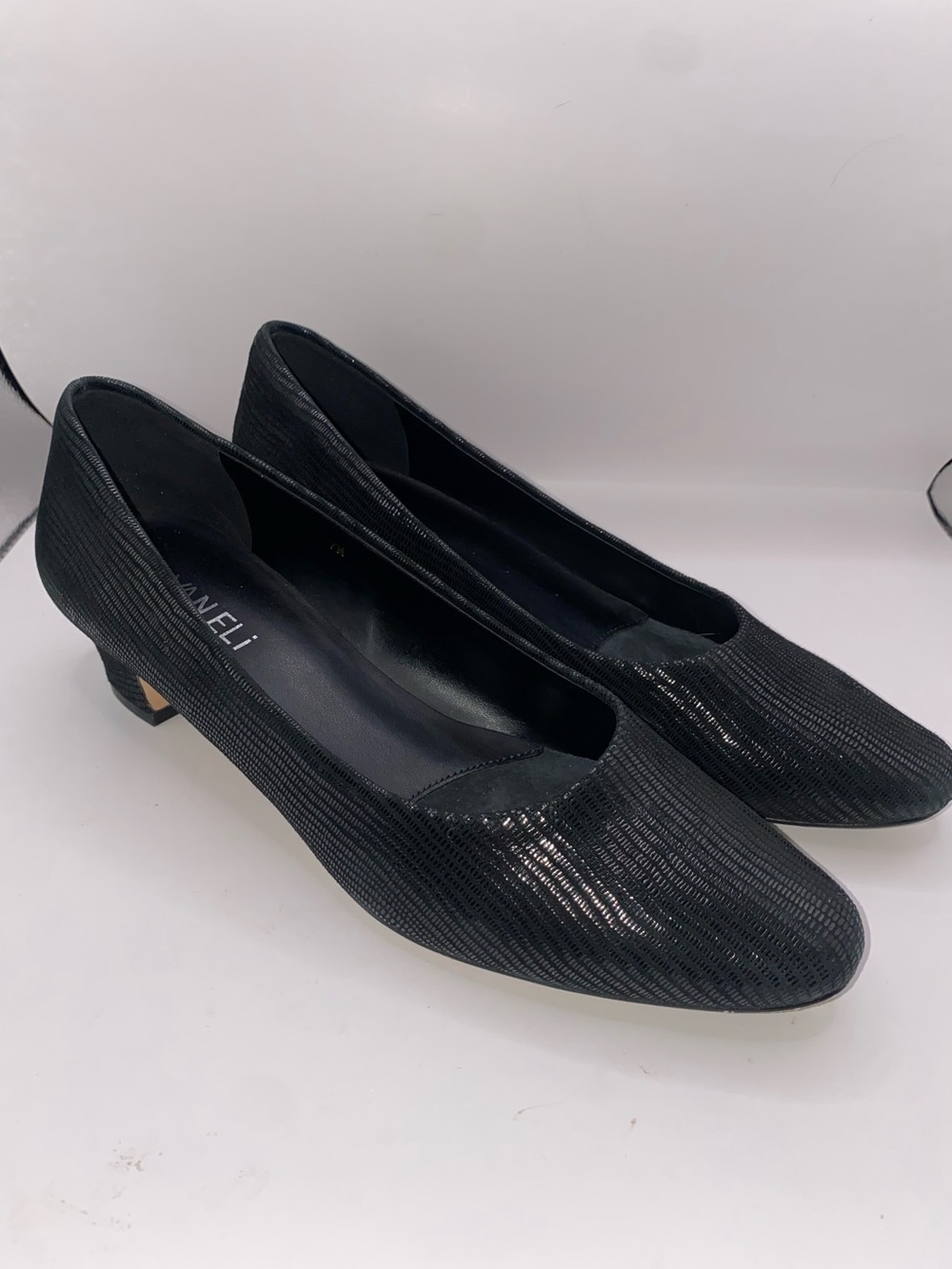 Vaneli Astyr Black Lizard Textured Low Heel Women's Pumps